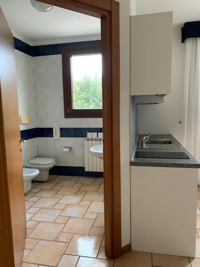 Hotel Lory Ficarolo Екстер'єр фото