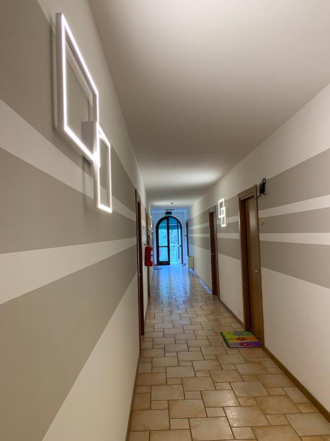 Hotel Lory Ficarolo Екстер'єр фото