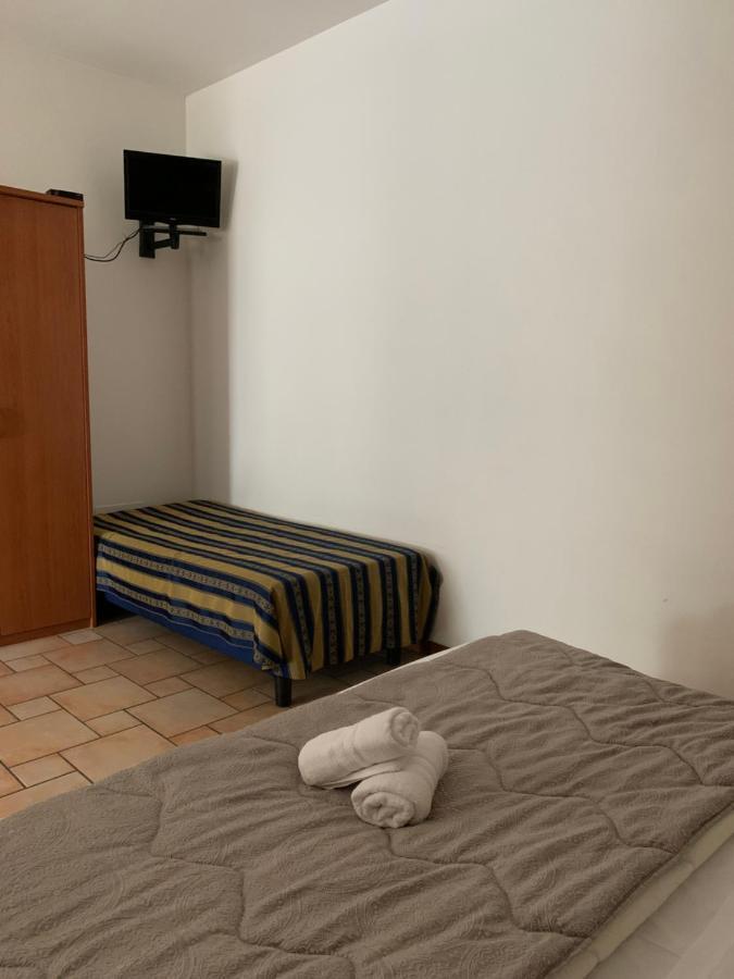 Hotel Lory Ficarolo Екстер'єр фото