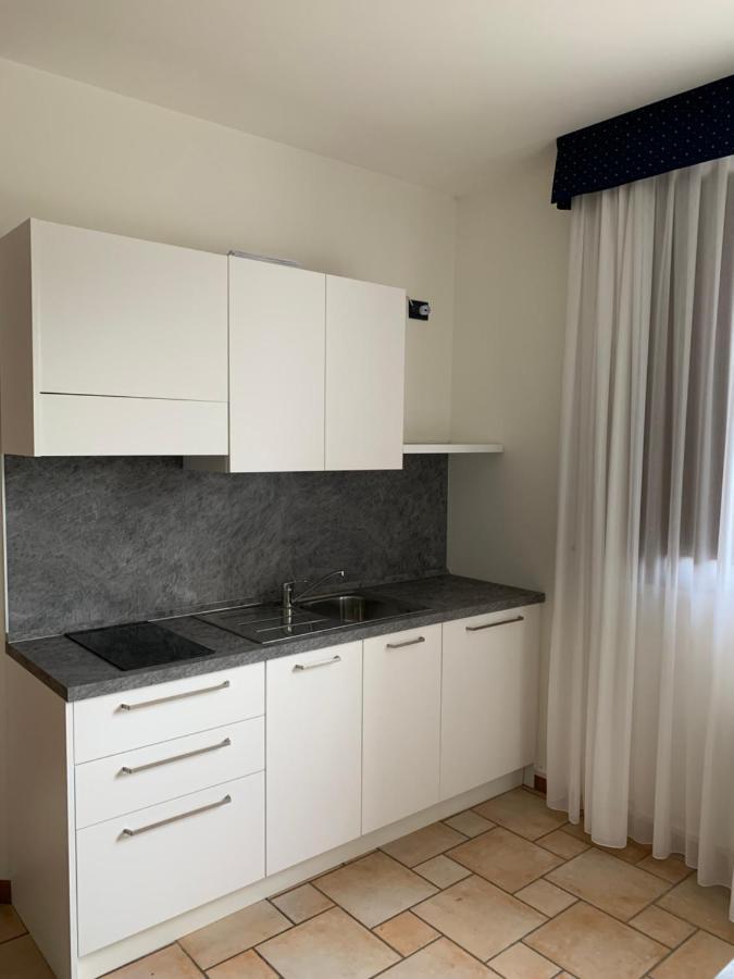 Hotel Lory Ficarolo Екстер'єр фото