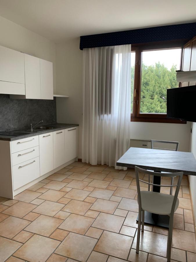 Hotel Lory Ficarolo Екстер'єр фото