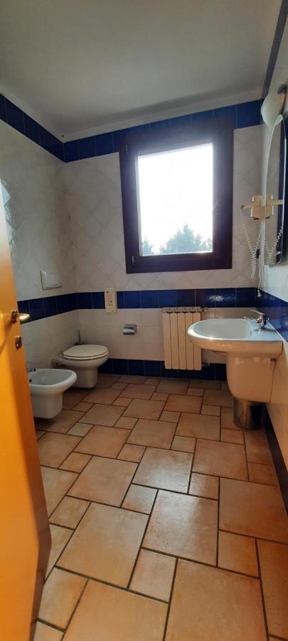 Hotel Lory Ficarolo Екстер'єр фото