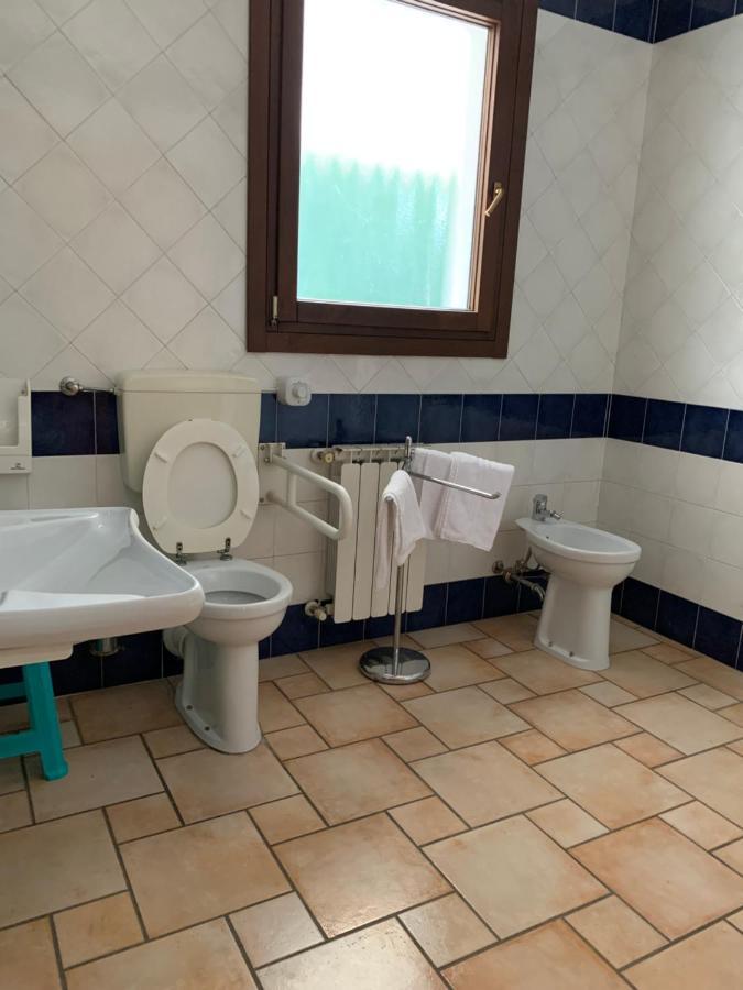 Hotel Lory Ficarolo Екстер'єр фото